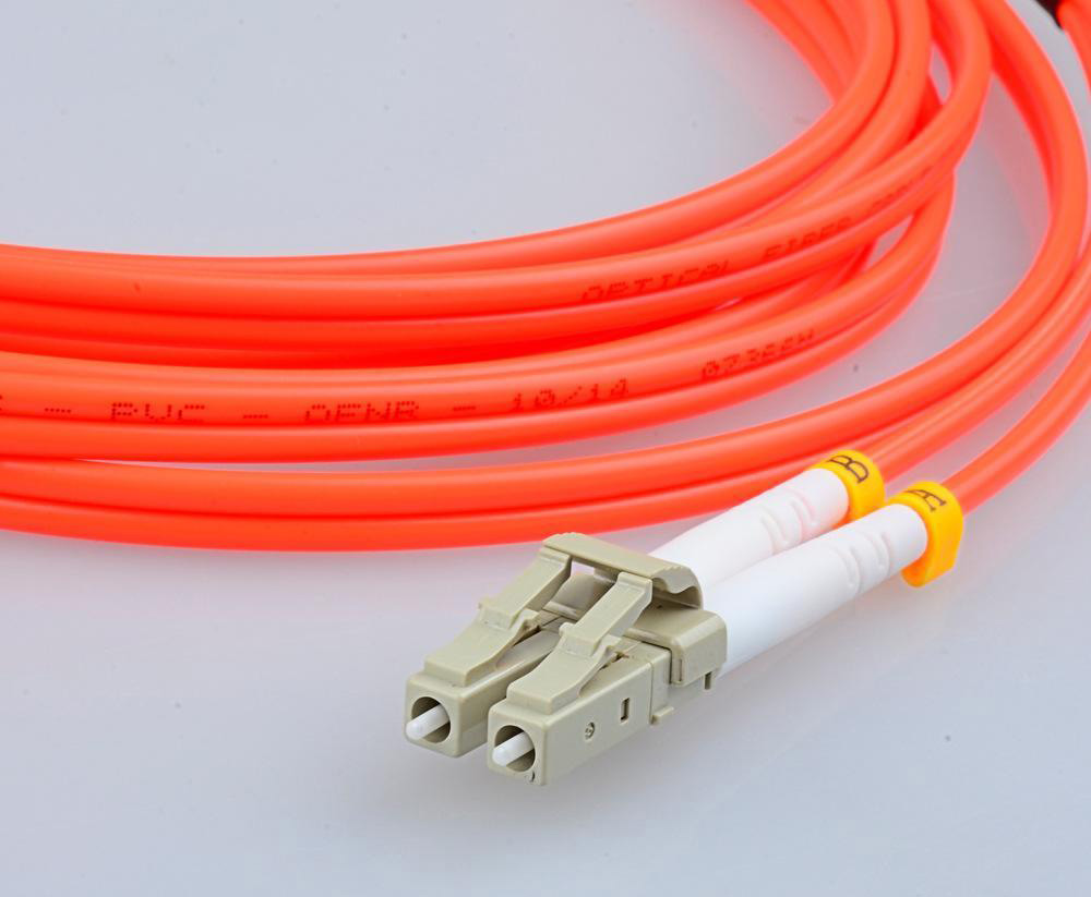 光纖收發(fā)器如何實(shí)現(xiàn)長(zhǎng)距離組網(wǎng)？